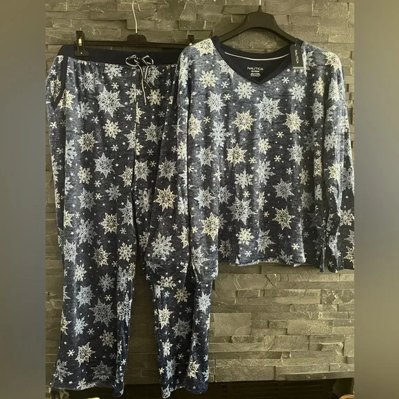 Nautica Cozy Silky Stretch Fleece 2 pc Long Sleeve Top and Pant Sleep Pajama Set - Picture 3 of 13